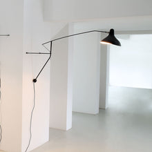 Load image into Gallery viewer, Mantis Wall Lamp BS2